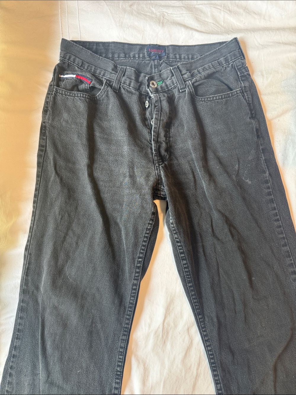 Tommy Hilfiger unisex Charcoal Relaxed Jeans with Flag Detail